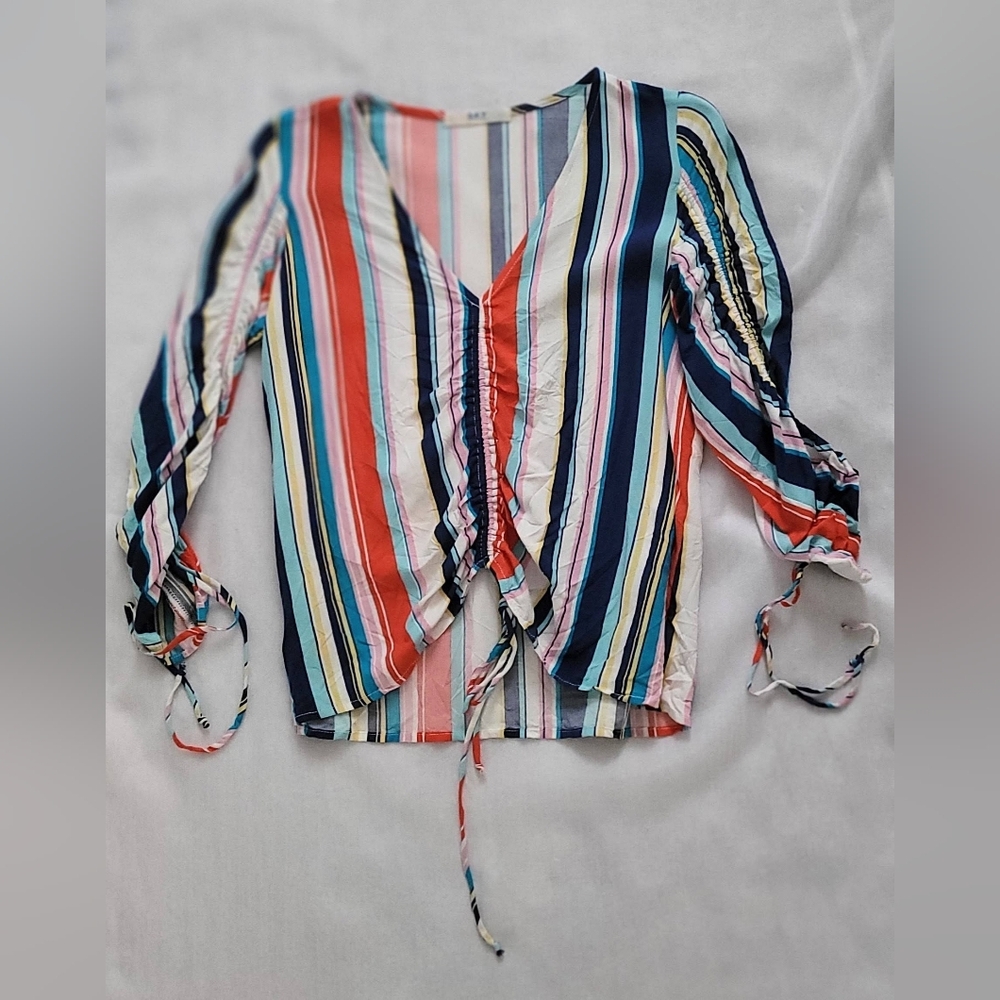 NWOT! V-Neck Multicolor Pinstripe Bohemian Women's Tie Blouse Size Small